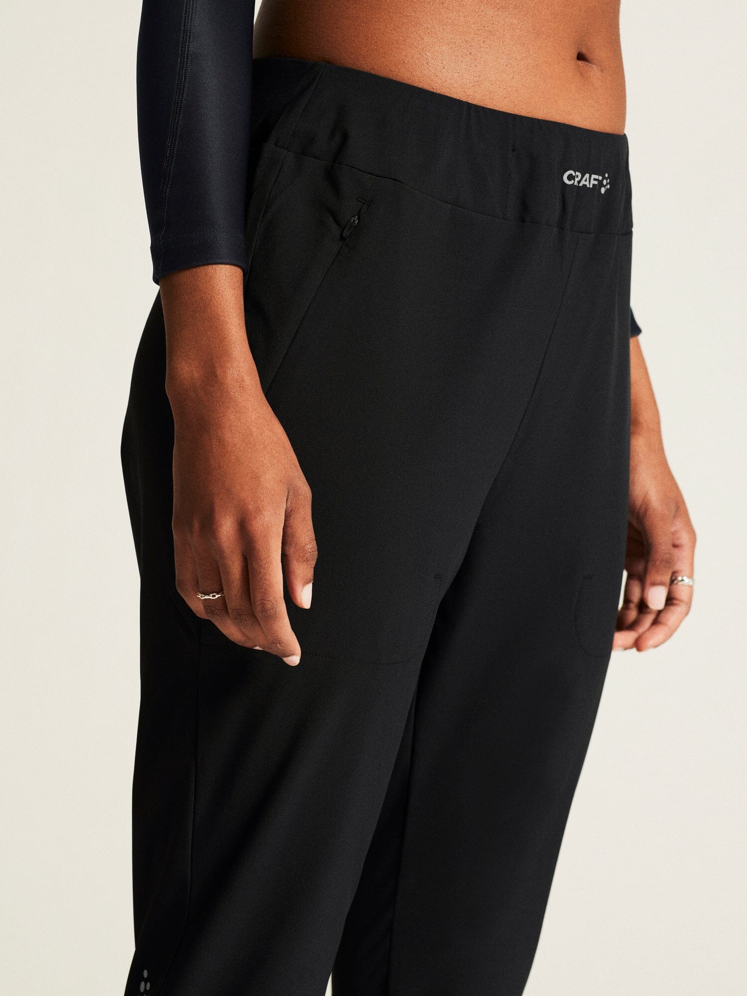 WOMEN S ADV ESSENCE TRAINING PANTS 2 Black XS