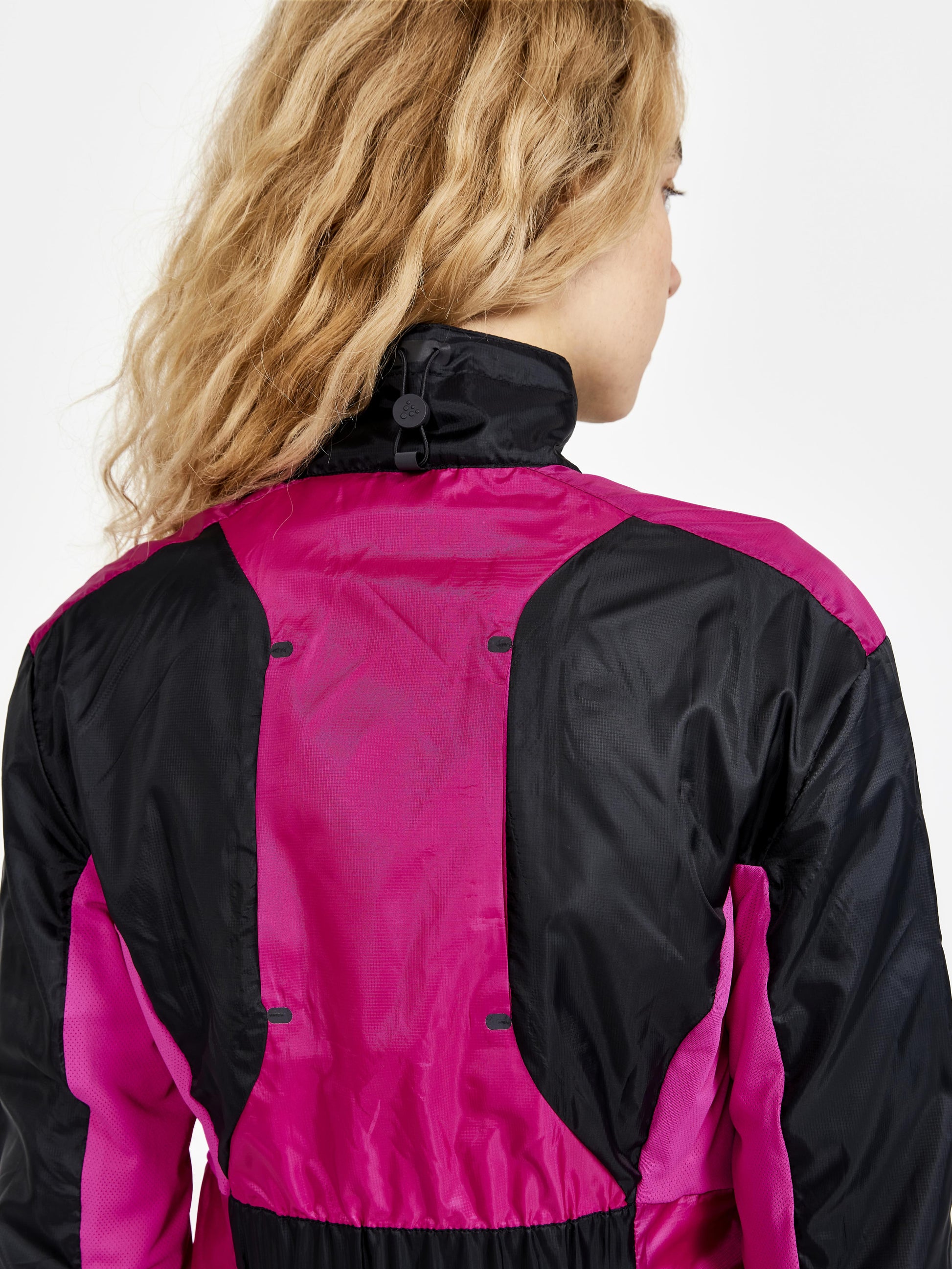 WOMEN'S PRO HYPERVENT RUNNING JKT Women's Jackets and Vests Craft Sportswear NA