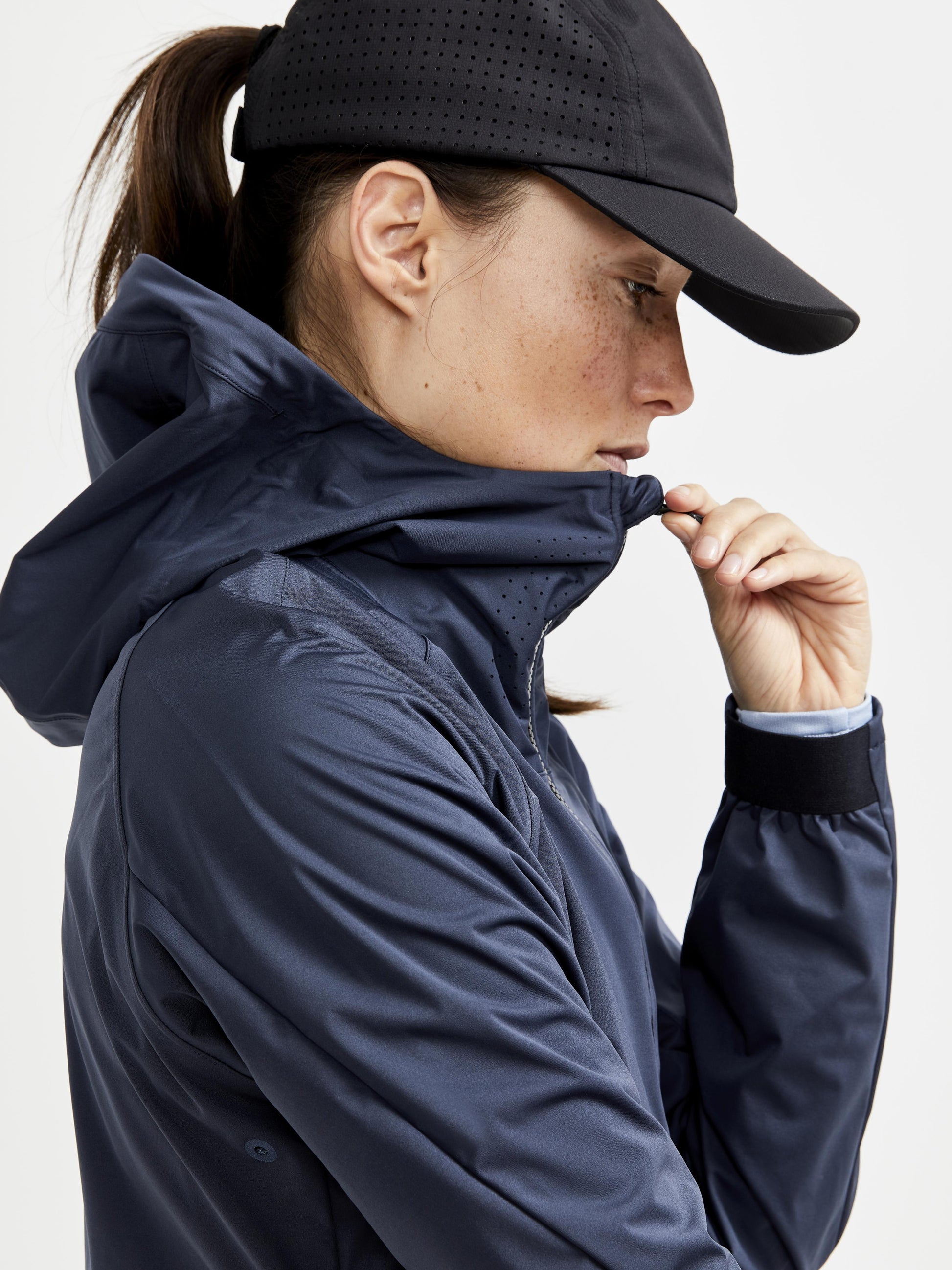 WOMEN'S PRO HYDRO RUNNING JACKET 2 Women's Jackets and Vests Craft Sportswear NA